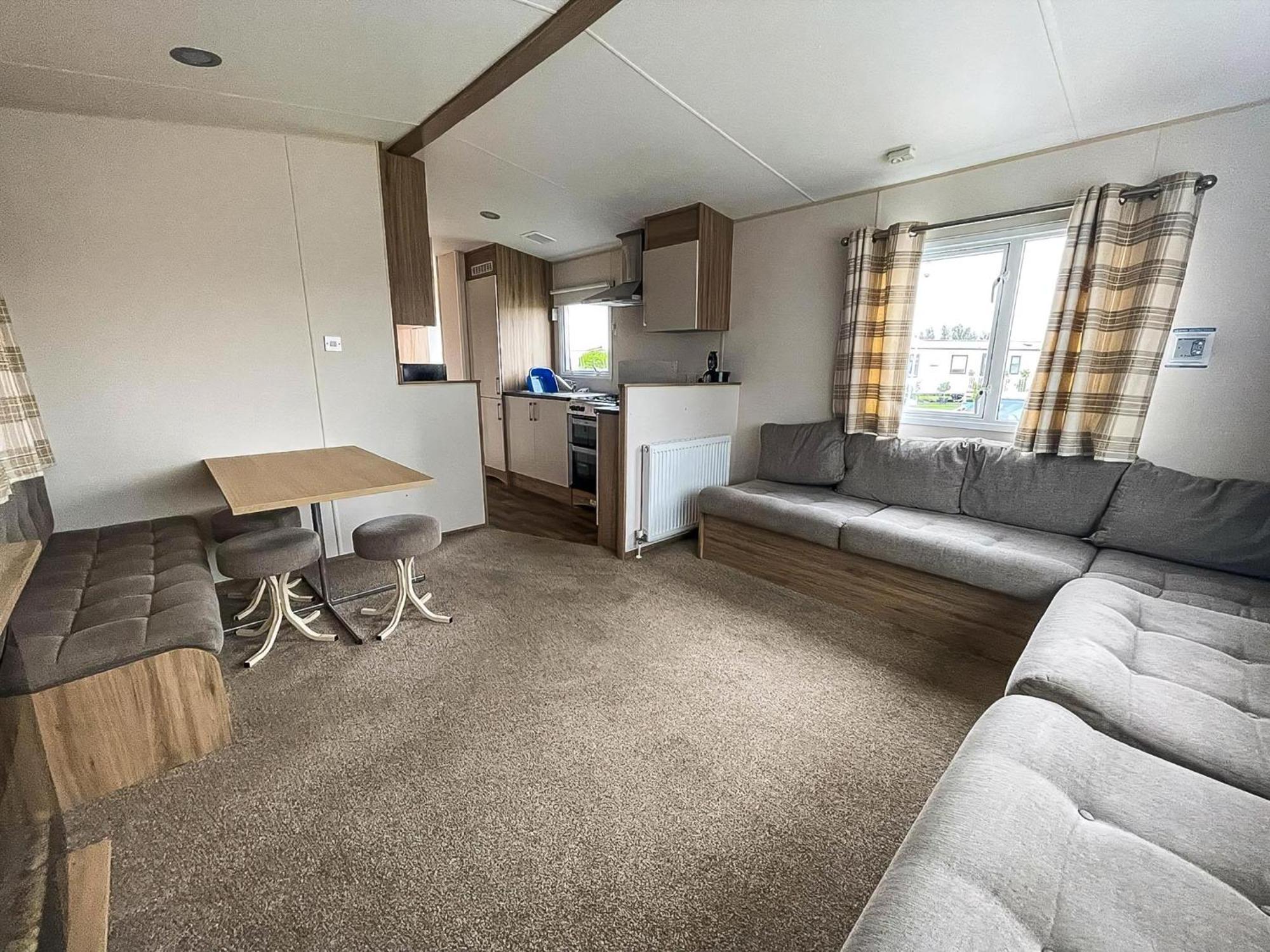 Superb 6 Berth Caravan At St Osyth Beach, Near Clacton-On-Sea Ref 28008Mc Kültér fotó