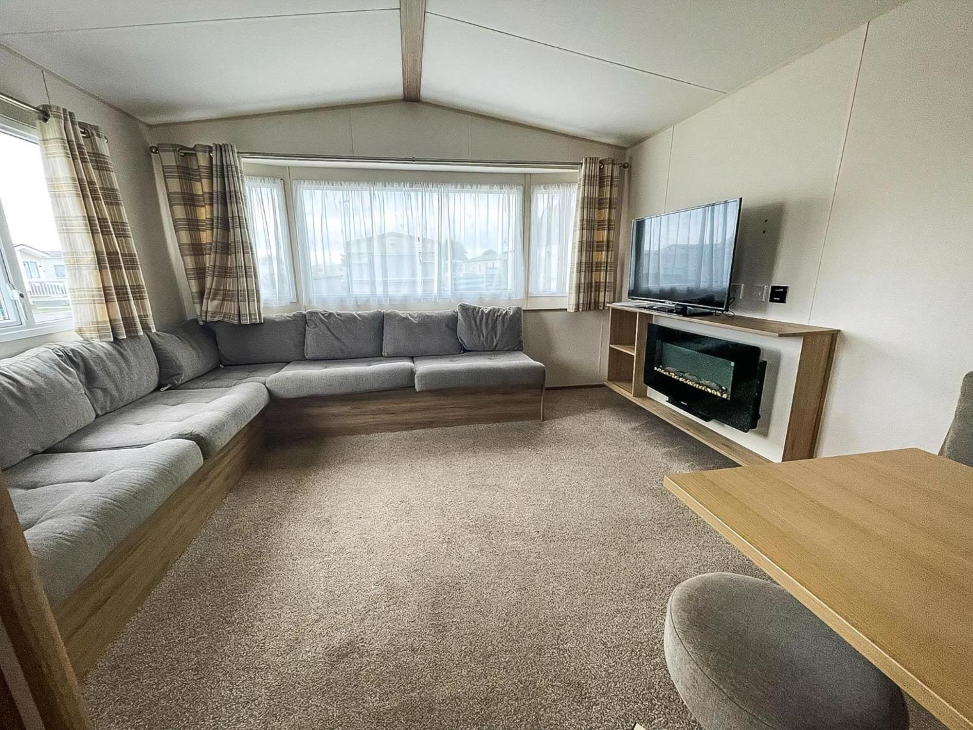 Superb 6 Berth Caravan At St Osyth Beach, Near Clacton-On-Sea Ref 28008Mc Kültér fotó